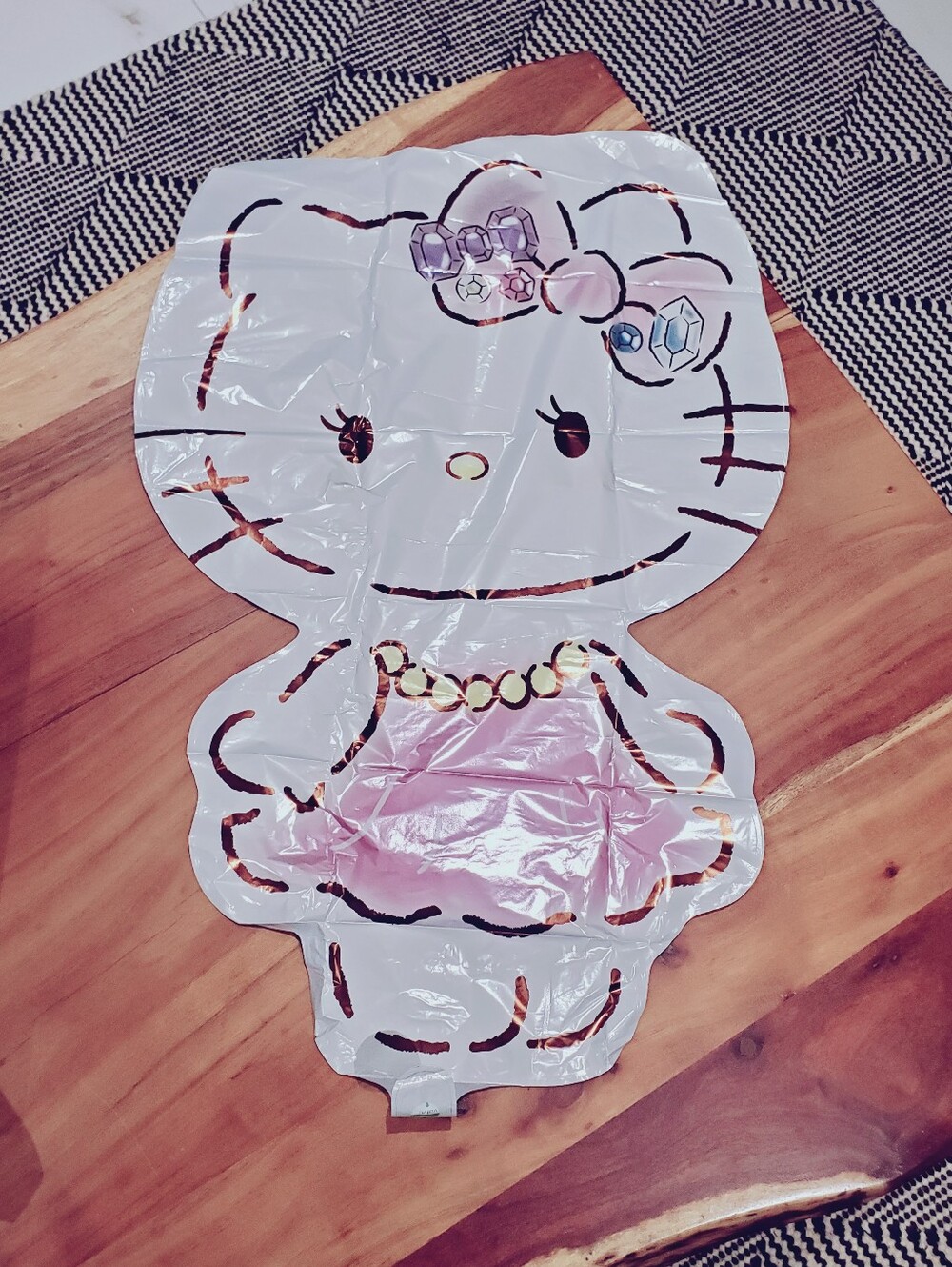 Large Hello Kitty Pink Bow Foil Helium Balloon